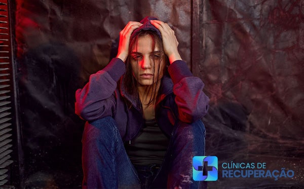 Clinica de Reabilitação Feminina Santa Rita de Ibitipoca - MG Usuária Drogas 